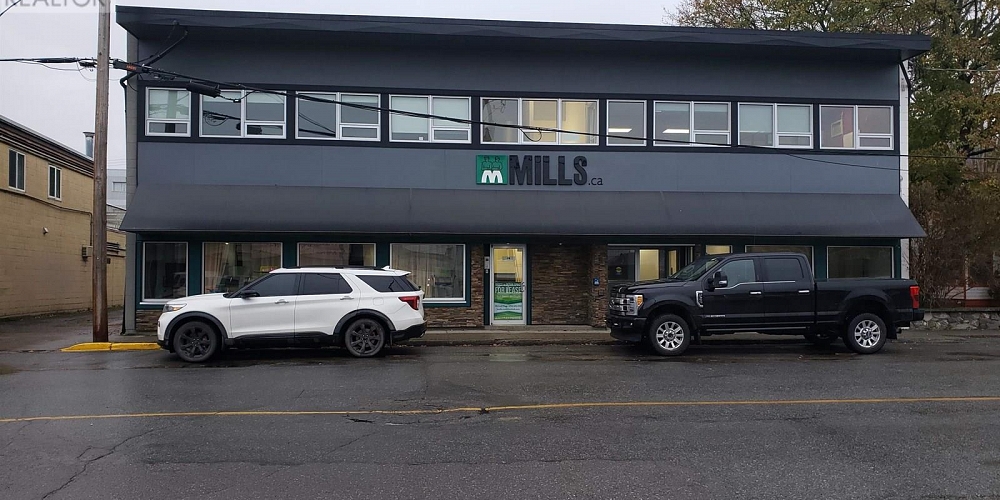 4554 LAZELLE AVENUE Terrace Photo 2 4554 LAZELLE AVENUE Terrace Photo 2